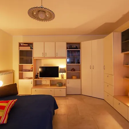 Sunny House Mono With Pool - Happy Apartment *