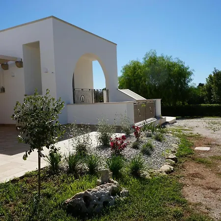 Sunny House Mono With Pool - Happy Sanarica